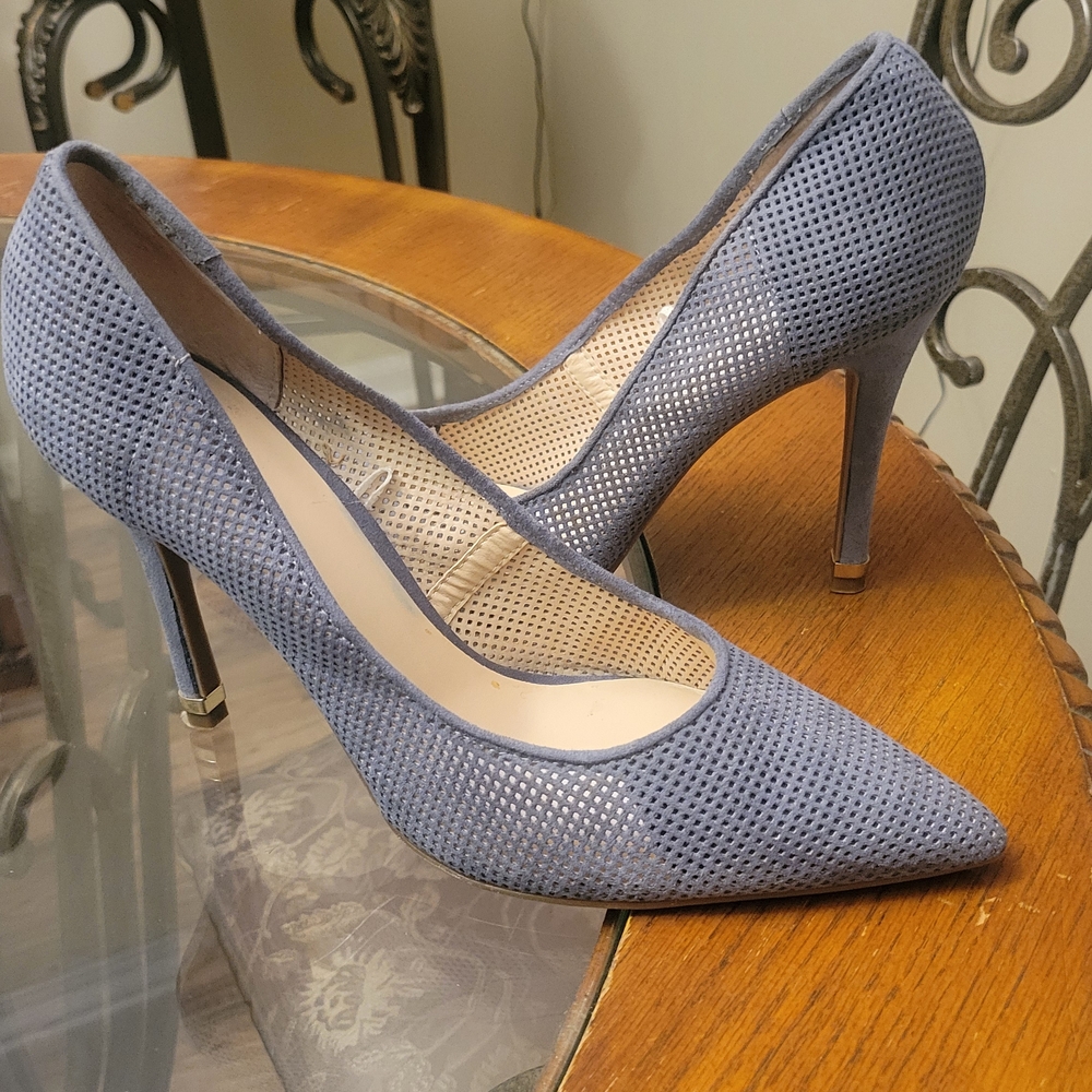 Guess Perforated Gray Heels